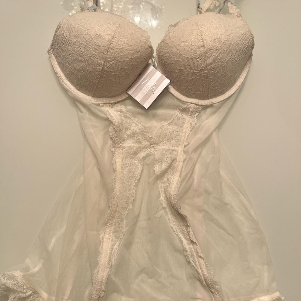 Victoria Secret “I Do” Collection 36C white / light blue accent straps